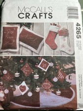 NEW McCall  s Crafts Pattern 4265 Holiday Christmas Ornaments Stocking Tree Skirt