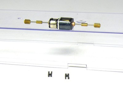 Minitrix Ersatzteil, Motor mit 2 Wellen, Lagern und Schnecken