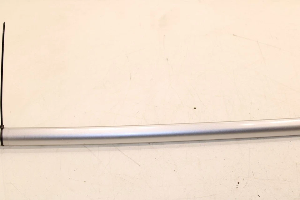 Trilho para bagageiro de teto esquerdo e direito Infiniti QX50 2015-2017 73823-5UB0A FABRICANTE DE EQUIPAMENTO ORIGINAL - Imagem 4 de 4