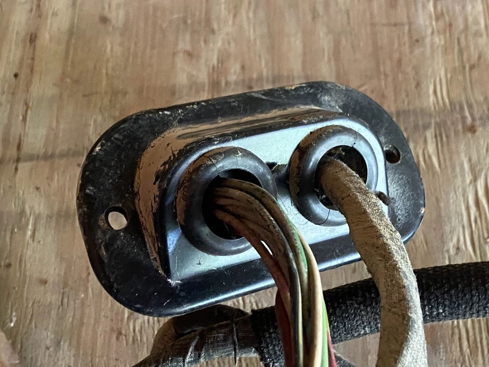 Arnés de cableado de alimentación del motor Ford con ojal cortafuegos -- Lincoln Continental 1966 Foto 4 de 4