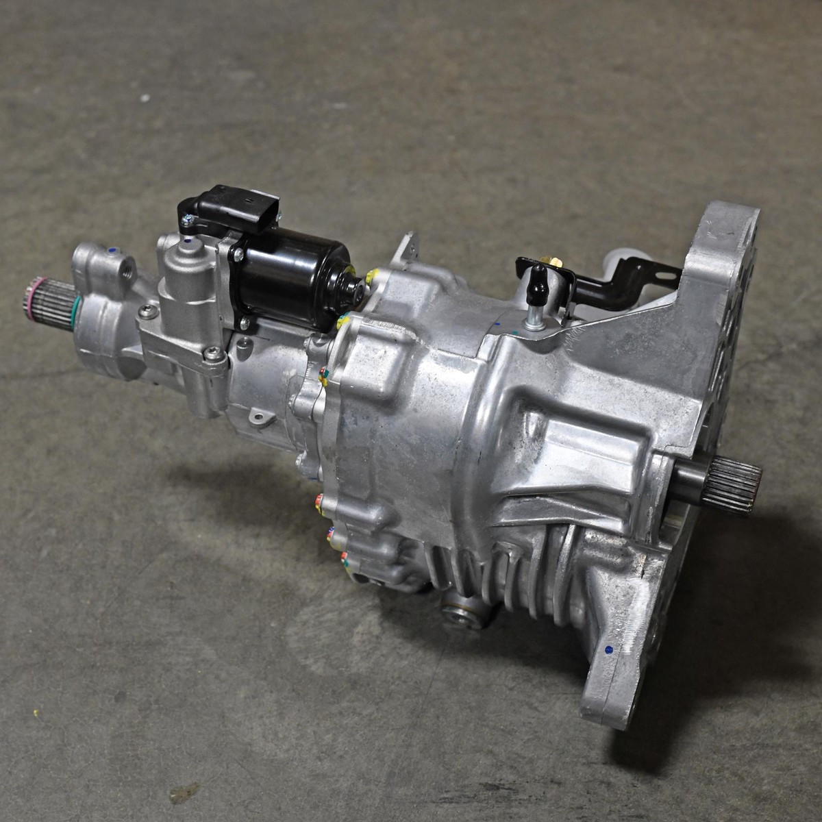 84331394 Transfer Case Assembly New OEM GM 2018-24 Chevy 84331394 Transfer Case Assembly New OEM GM 2018-24 Chevy