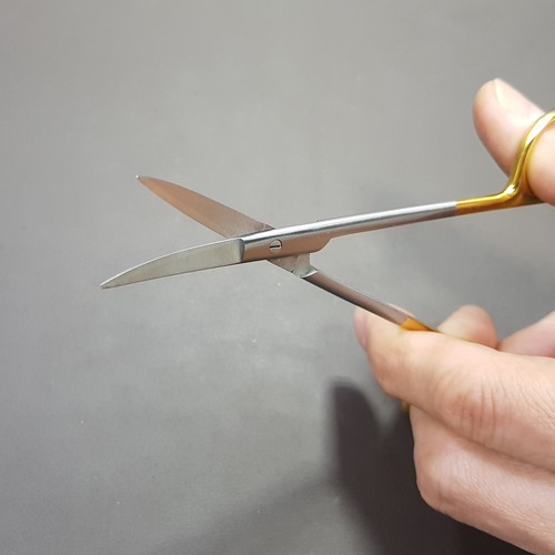 Curved Scissors with tungsten carbide blade - Picture 3 of 7