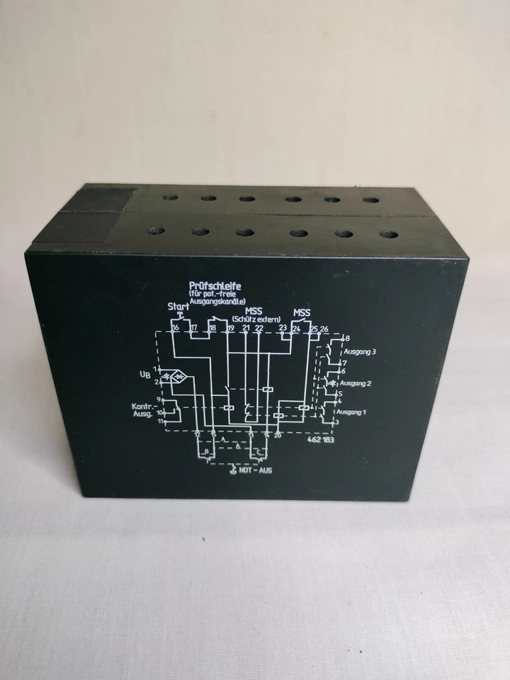 Elobau 462 183 462183 Safety Control Unit 24V AC/DC 250V AC/30V DC - Image 2 of 4