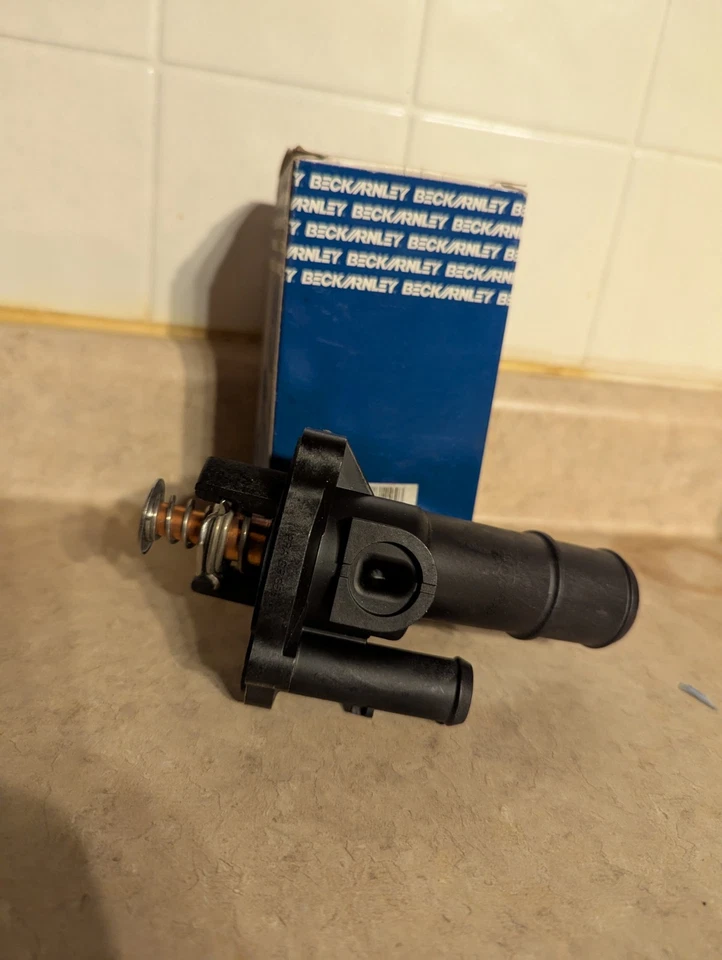 Termostato Beck Arnley 143-0838 con carcasa para 04-15 Mazda 3 5 MX-5 Miata Foto 4 de 4