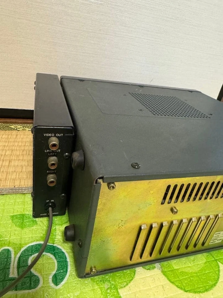 ICOM IC-R7000 Wideband Receiver + TV-R7000J Adapter | Power On | Junk/Parts - Image 3 of 4