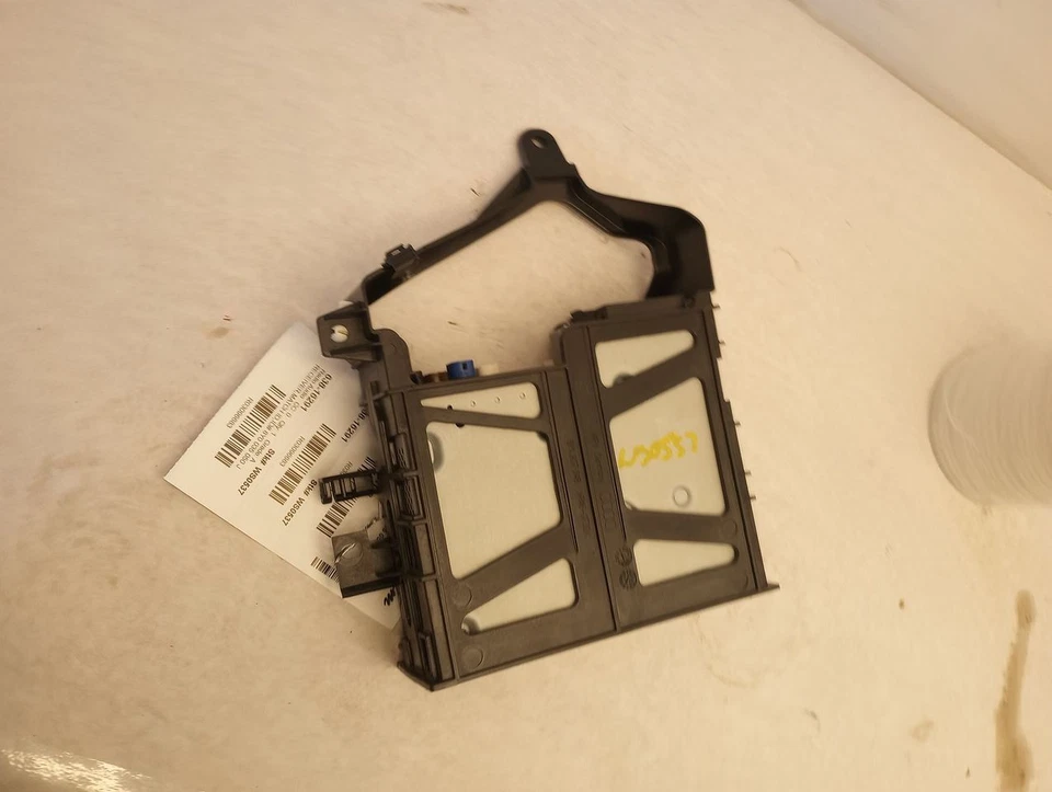 2023 Audi A3 Radio Receiver Equipment 3096683 - Image 4 of 4