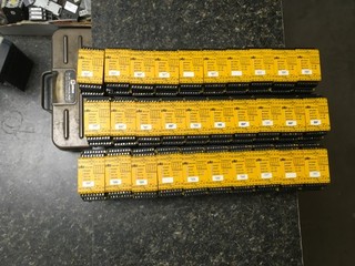 PILZ PNOZ X8P 24 VDC 3n/o 2n/c 2so SAFETY RELAY 777760 LOT OF 30