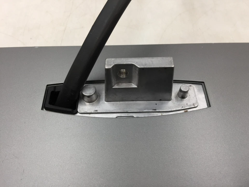 Dell KGF9W 0KGF9W DS1000 USB-C Docking Station w/o Monitor Stand FREE S/H - Image 2 of 4