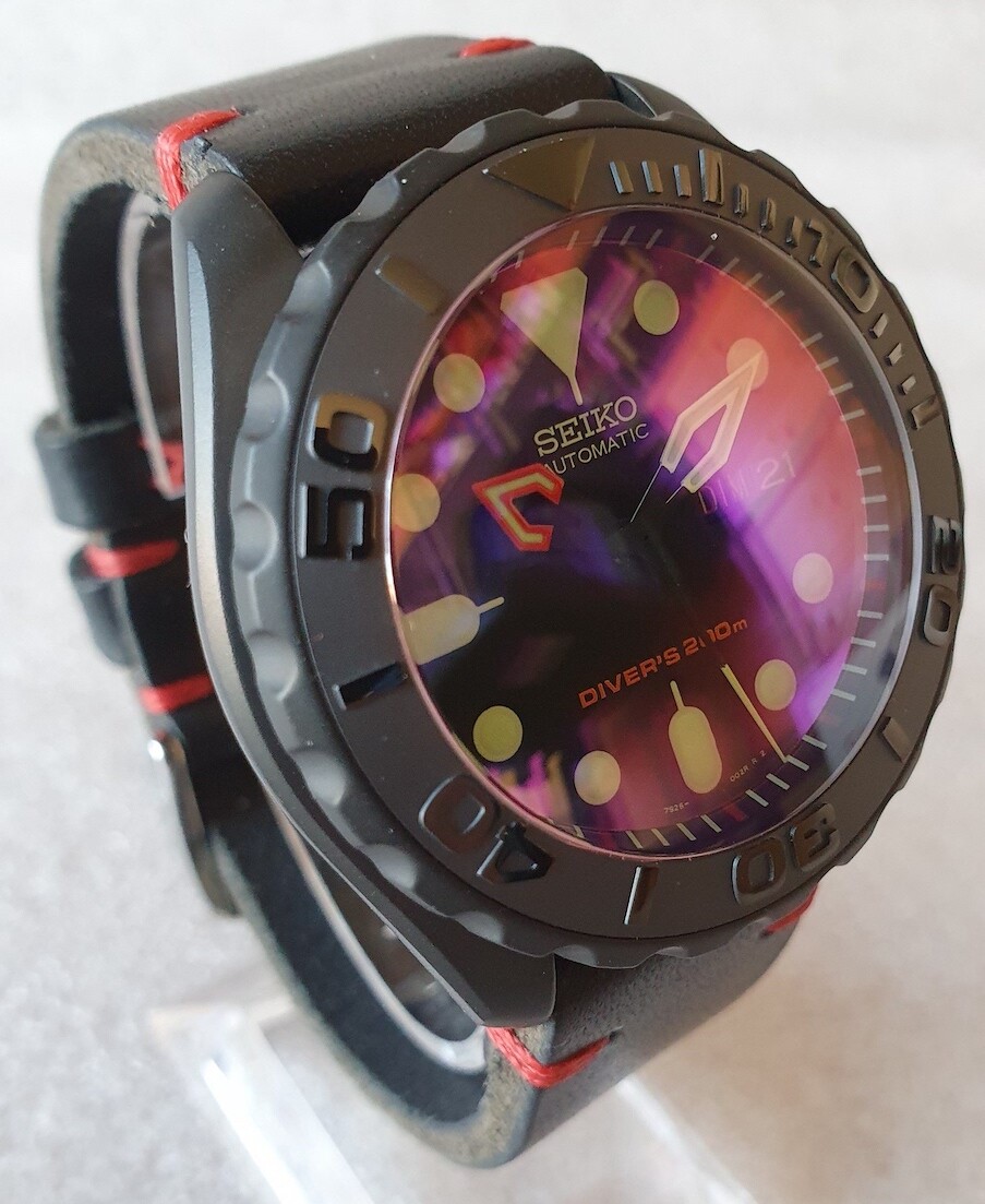 Montre SKX Mod The Red and The Black v3 avec mouvement automatique NH36A et bracelet en cuir - 4