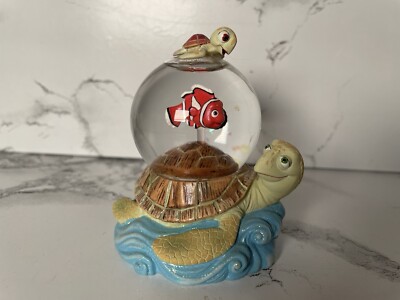 Disney Pixar FINDING NEMO Snow Globe ~ CRUSH & SQUIRT ~ Disney Store Exclusive