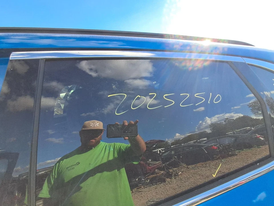 Used Front Left Seat Front fits: 2020 Ford Escape bucket electric leather Front - Image 3 of 4