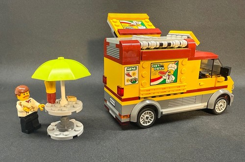 LEGO Pizza Van Completo con 2 MiniFiguras Van Scooter Mesa e Instrucciones #60150 - Imagen 3 de 10