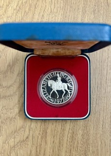 Queen Elizabeth II Silver Jubilee 1977 Silver Proof Crown Coin Royal Mint