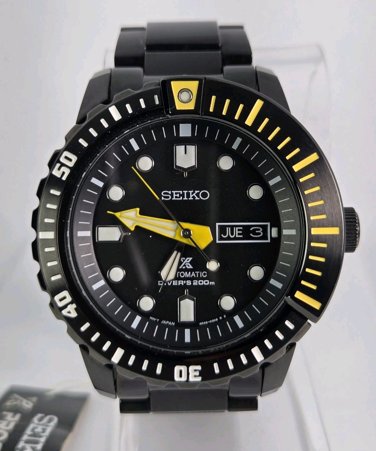SEIKO PROSPEX AUTOMATIC  DIVERS  MEN'S STAINLESS STAINLESS WATER RESISTANT 200M 