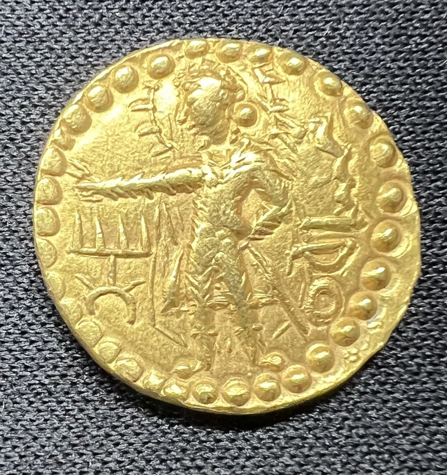 India Kushan Empire Husishka ca. 151-190 AD. Rare and Beautiful 1/4 oz GOLD - Image 2 of 4