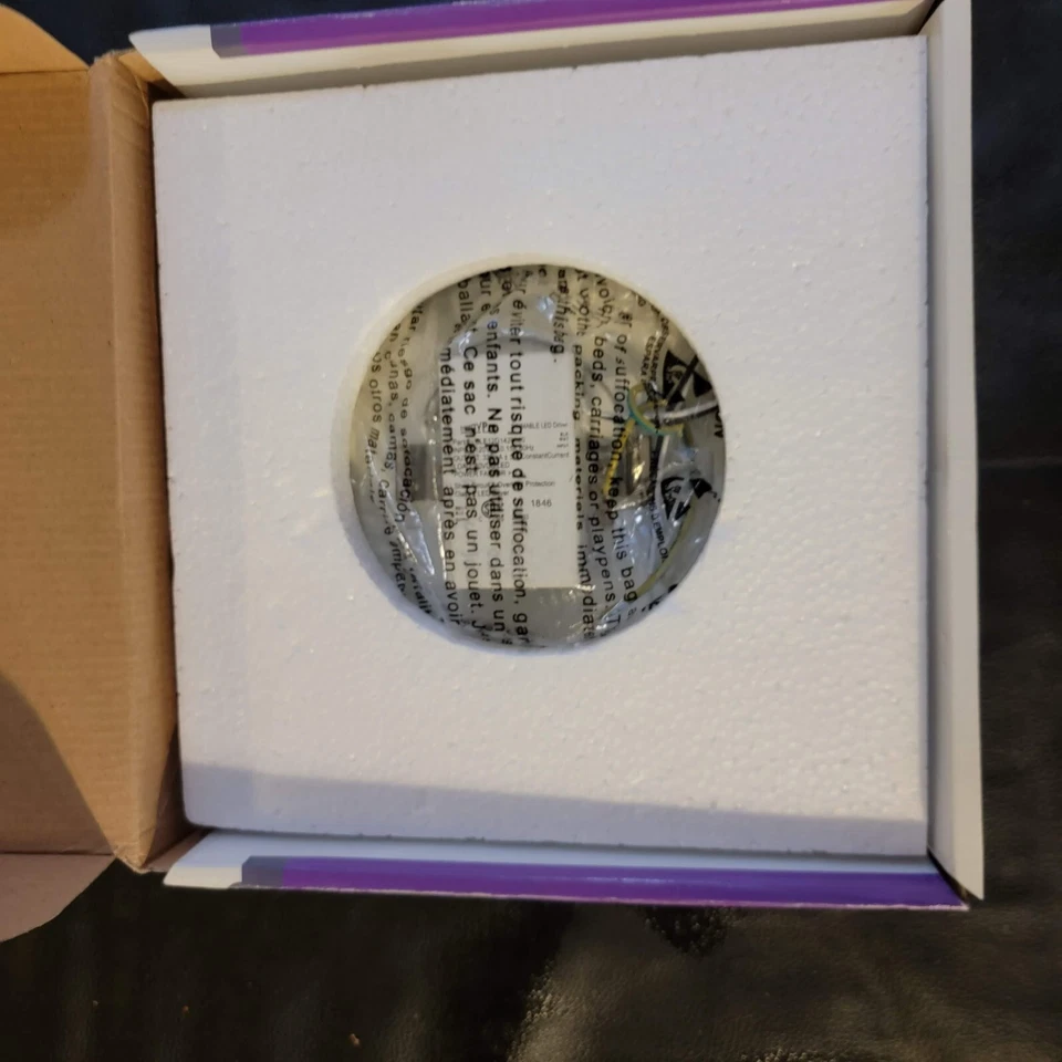 Juno Slimform Led 7 pulgadas Downlight de montaje en superficie de 13 vatios 4000 k 4000 k 1000 lúmenes Foto 4 de 4