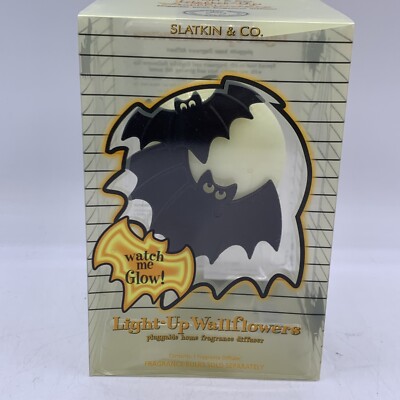 Bath & Body Works Slatkin Light-up Wallflower Diffuser Eerie Glow Halloween Bat