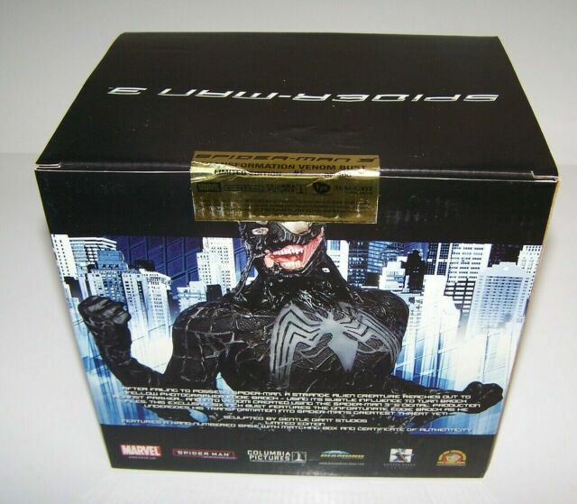 diamond select venom bust