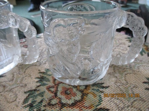 2 McDonalds 3D 1995 Batman Forever Mug DC Comics Two Face glasses cups FRANCE - Picture 2 of 4