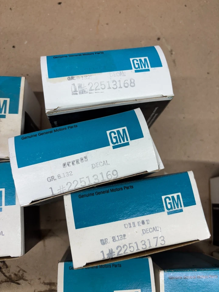 LOTE DE CALCOMANÍAS DE PIEZAS GM NOS DESCONOCIDAS MEZCLADAS COMO ESTÁN VER FOTOS PODRÍA VALER ALGO Foto 4 de 4