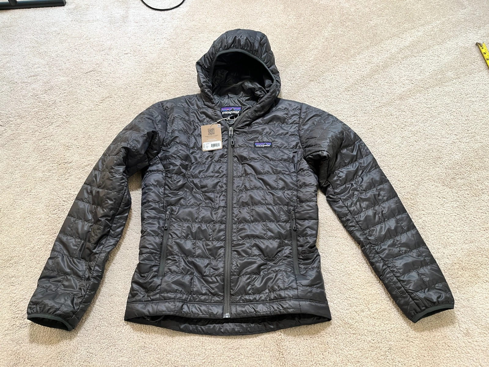 New NWT Men's Patagonia Nano Puff Hoody Jacket XS Forge Grey Extra Small
Opens in a new window or ta