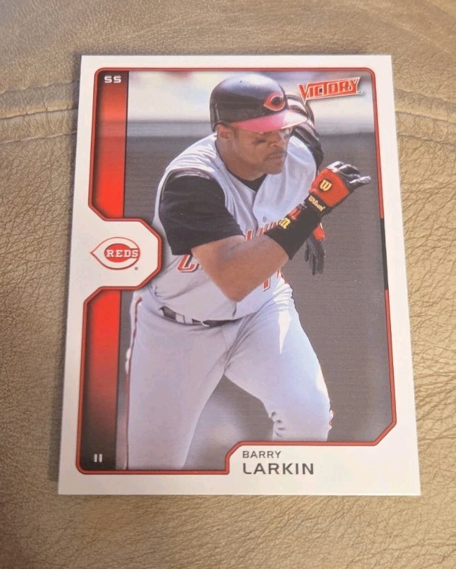 Barry Larkin SS Reds Upper Deck  Baseball Card #470 2002