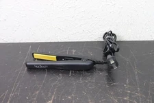 Hot Beauty 1/2" Ceramic Flat Iron Hair Straightener 0.5 Inch #HFIM050NB Preowned