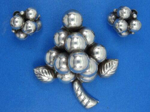 FABULOUS 50s TAXCO MEXICAN STERLING GRAPE PIN BROO