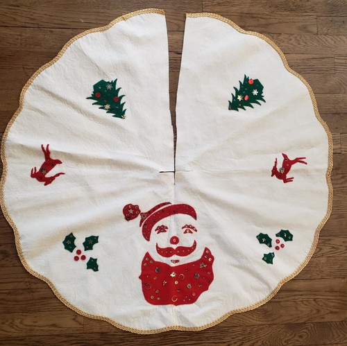 Vtg Felt Christmas Tree Skirt Sequins Santa Reindeer Holly Handmade Gold Trim