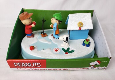 New Kurt Adler Peanuts Snoopy Linus Charlie Brown Animated Decor 1st Doghouse