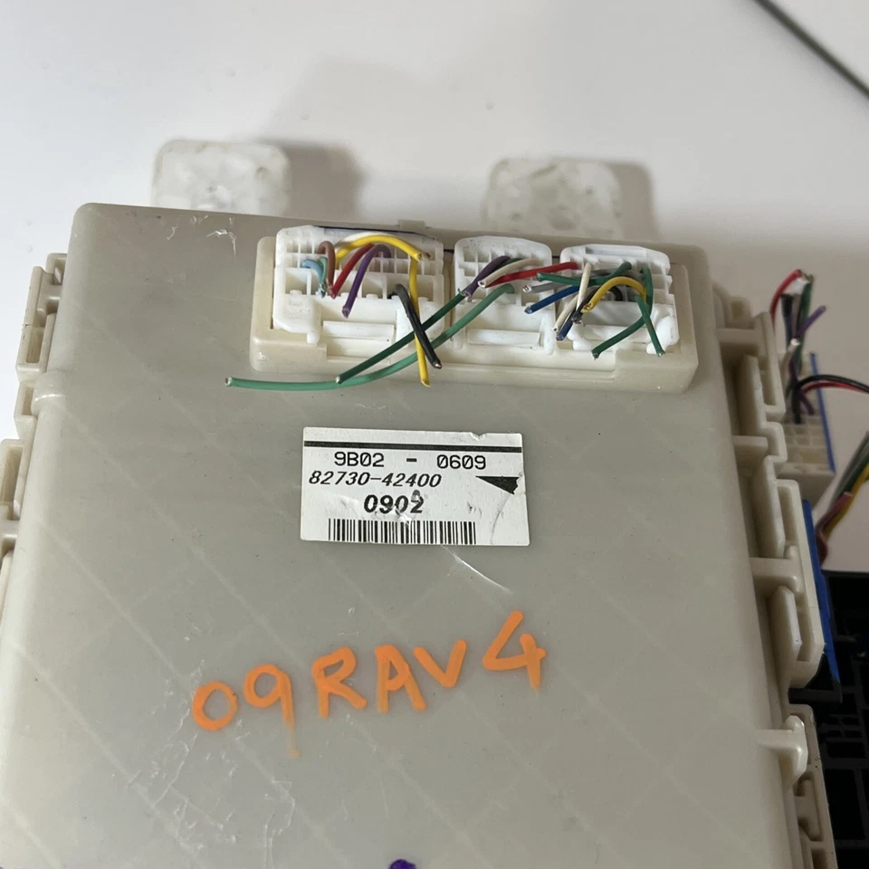 2009 TOYOTA RAV4 DASH CABIN FUSE BOX 82730-42400 OEM - Изображение 2 из 4