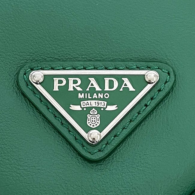 PRADA ハンドバッグ　グリーン AUTH PRADA TRIANGLE SEMI SHOULDER BAG GREEN LEATHER F-22548 UNISEX