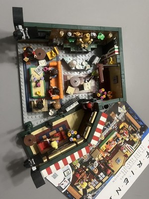 LEGO  Ideas FRIENDS Central Perk (21319) Complete Set 1070 Pieces good
