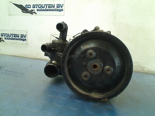 SERVOLENKUNG PUMPE + WASSERPUMPE BMW 1 serie (E81) 2006 7500335 / 7551570