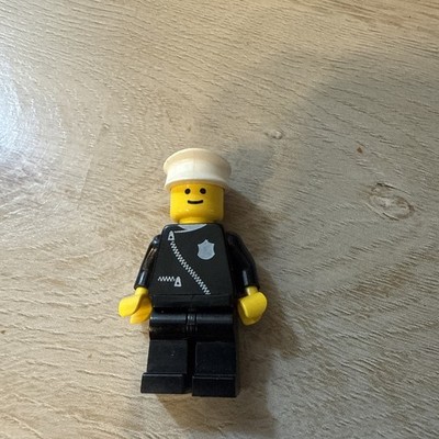 Lego Minifigure Classic Town Police Officer Cop013 Vintage