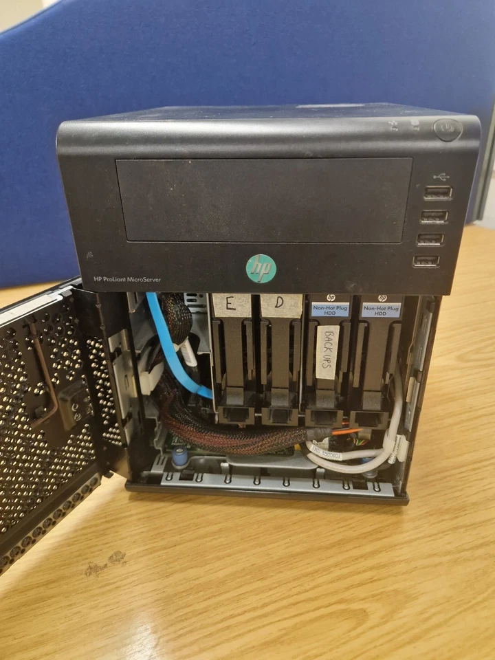 HP Proliant Micro Server N36L AMD 1.50GHZ - 4GB RAM - VGC - PERFECT MEDIA SERVER - Image 4 of 4