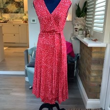 Diane von Furstenberg DVF Red Print Wrap Dress Size M In Good Condition
