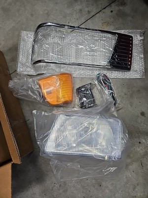 Elite Truck Parts Headlamp with Corner Lamp | ETP-16-06871L Peterbilt 377