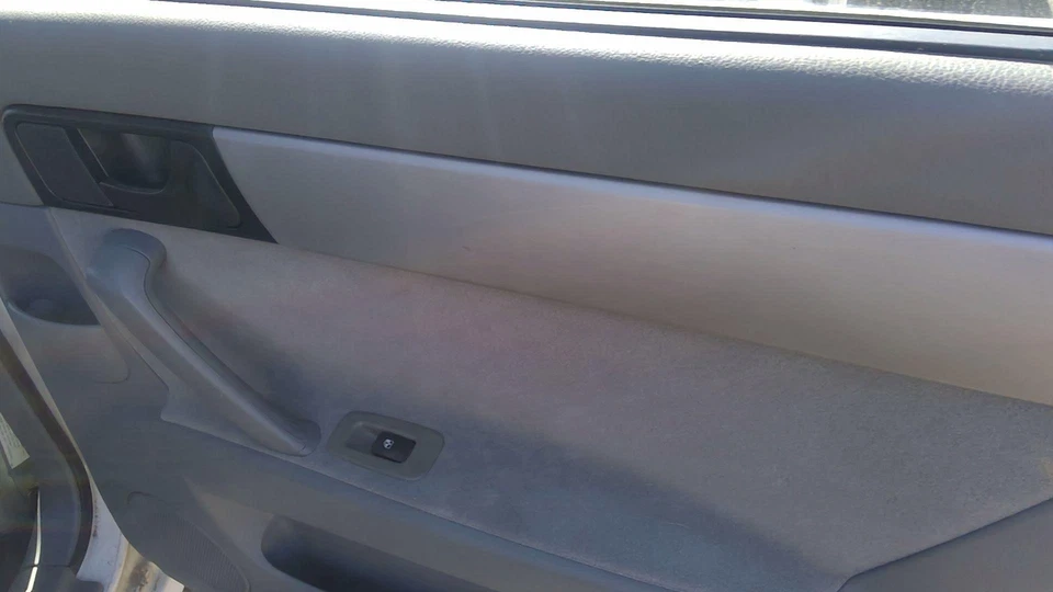 Panel de moldura de puerta interior trasero derecho pasajero Suzuki Forenza 2006-2008 gris Foto 3 de 4