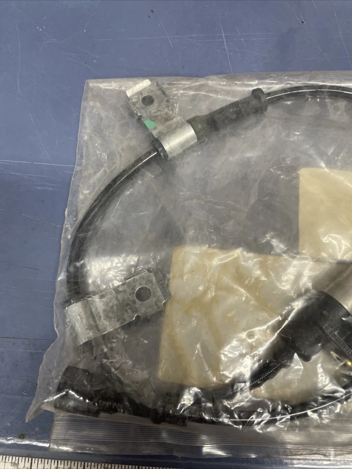 Sensor de velocidad de rueda ABS trasero Dodge Stratus MOPAR Chrysler Cirrus Plymouth Foto 3 de 4
