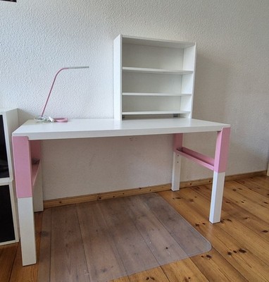 Schreibtisch für Kinder, - Regalaufsatz und -Lampe von IKEA