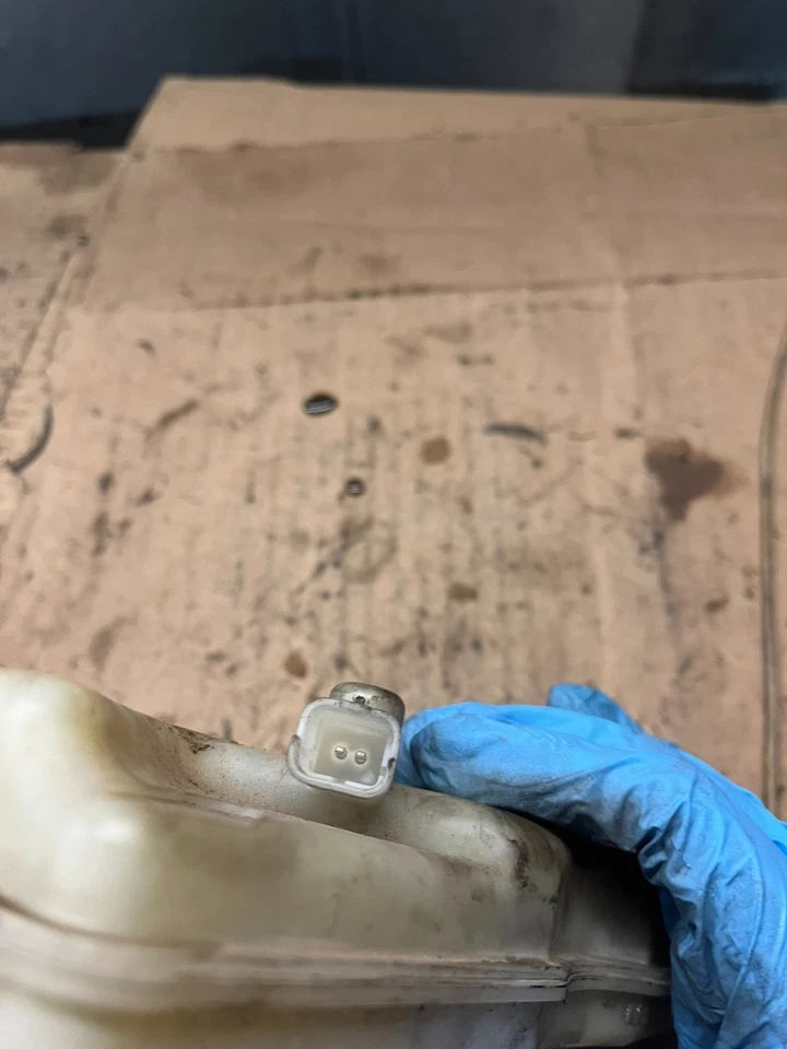 Renault Megane MK2 2006 Convertible 1.6P - Cilindro Maestro de Freno Foto 4 de 4