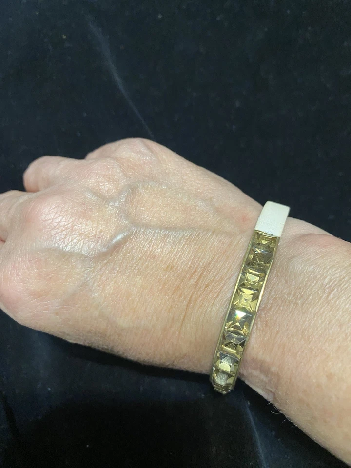 Brazalete brazalete J.CREW tono dorado con piedras de vidrio Foto 2 de 4