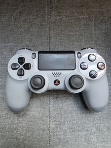 Les accessoires PS4 20th anniversary bientôt en vente