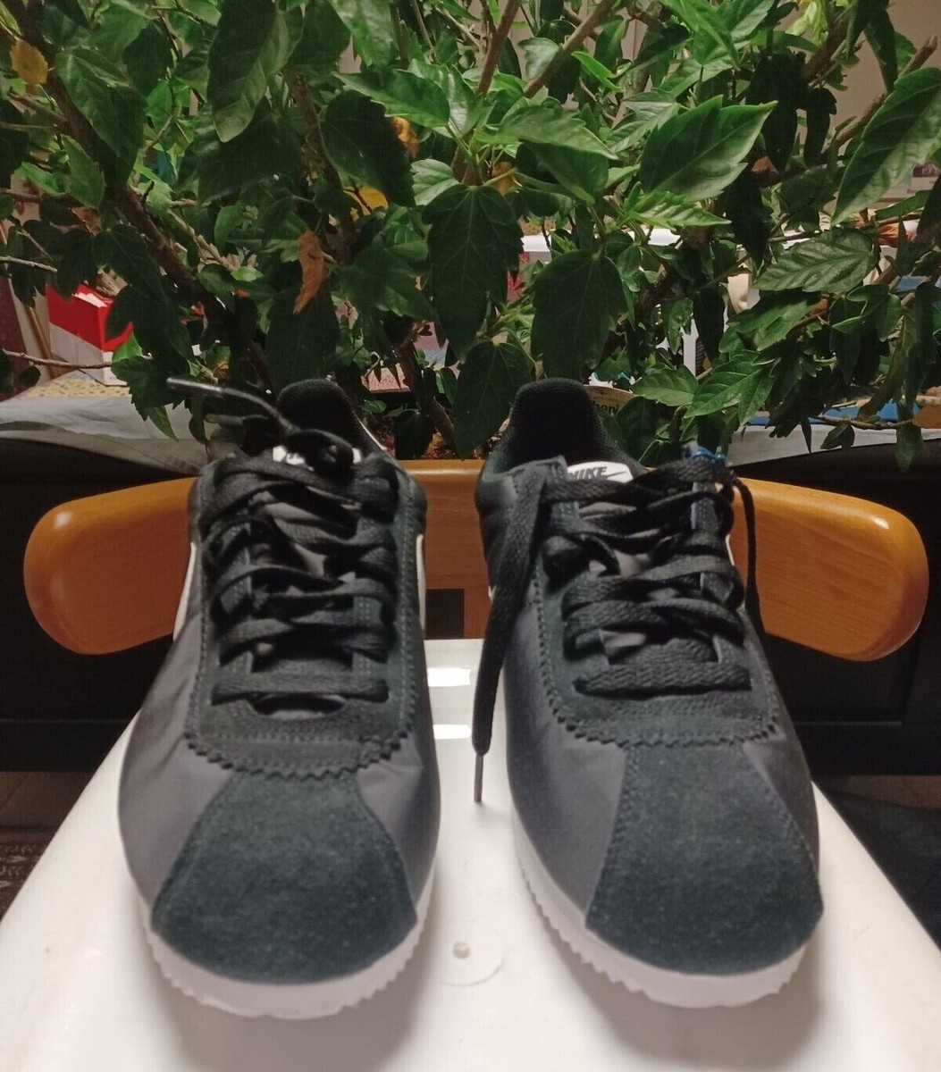 Size 11 - Nike Classic Cortez Nylon OG 2018 *RARE Size 11 - Nike Classic Cortez Nylon OG 2018 *RARE