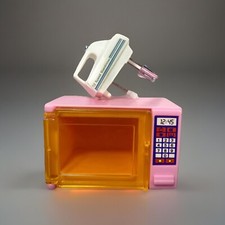 VINTAGE 1988 BARBIE DREAMHOUSE KITCHEN PINK MICROWAVE  WORKING MIXER/BLENDER