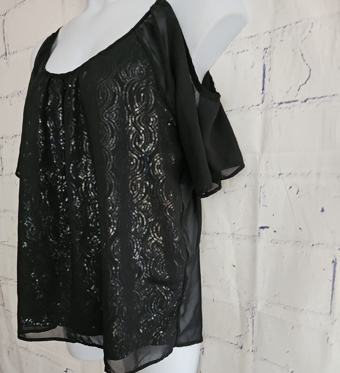 Torrid Black Sequin Chiffon Cold Shoulder Top Blo… - image 6