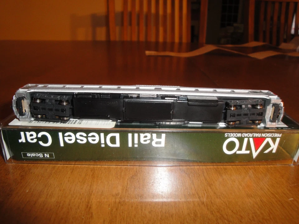 KATO N Scale 166-0203 Rail Diesel Car RDC 3 New Haven runs - Image 4 of 4