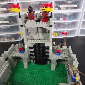 Vintage LEGO Set 6080, King's Castle, 100% Complete With Instructions