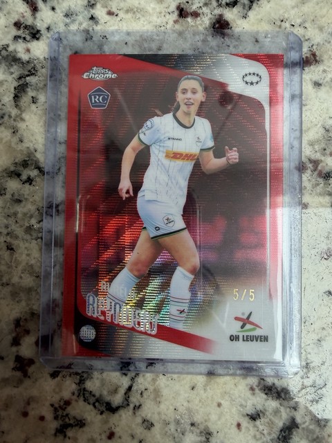 2025-26 Topps Chrome UEFA Women's AURELIE REYNDERS RC Red Wave Bookend 5/5